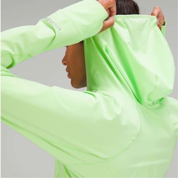 Lululemon Mist Over Windbreaker Size 8 - Picture 5 of 16